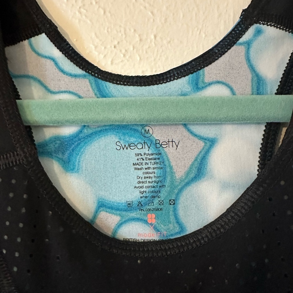 🌟SALE🌟 Sweaty Betty blue crop top size medium​​​​​ - Picture 6 of 6